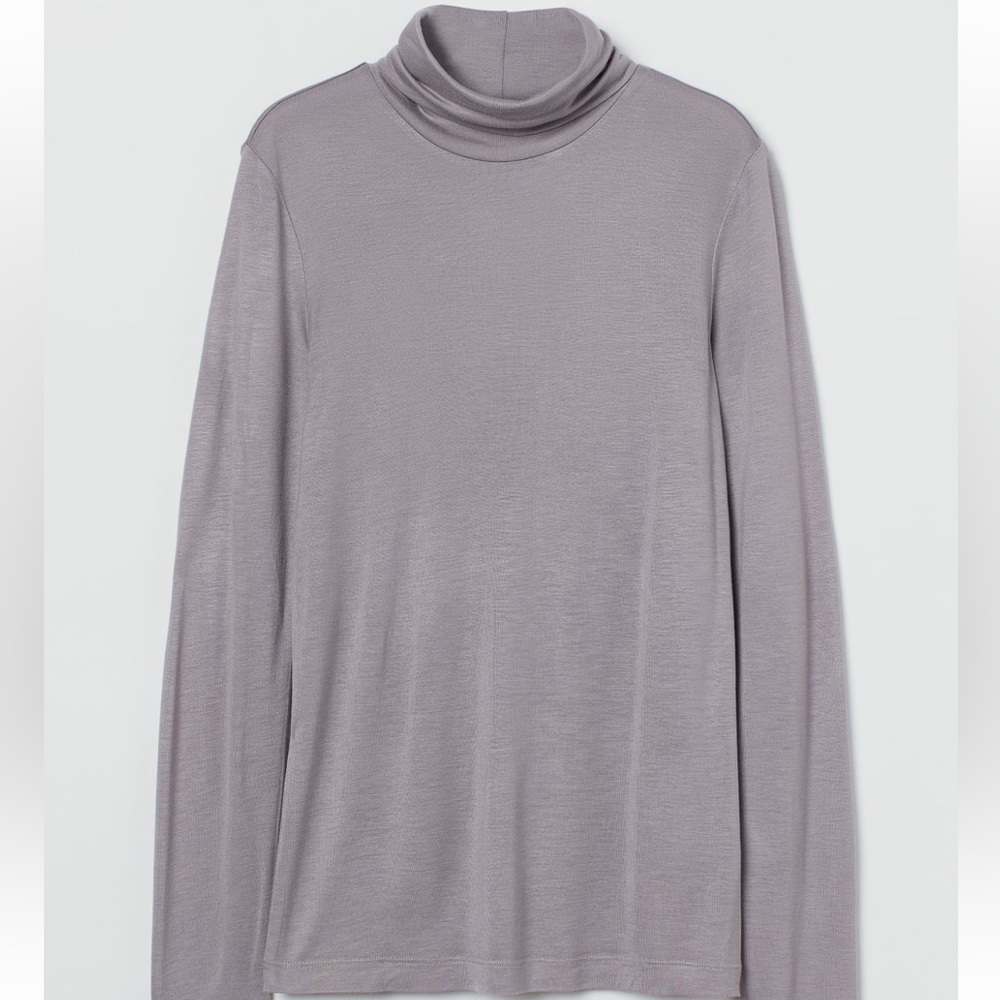 Lightweight Turtleneck Top